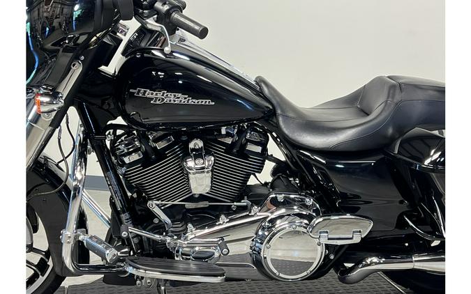 2019 Harley-Davidson® Street Glide® FLHX