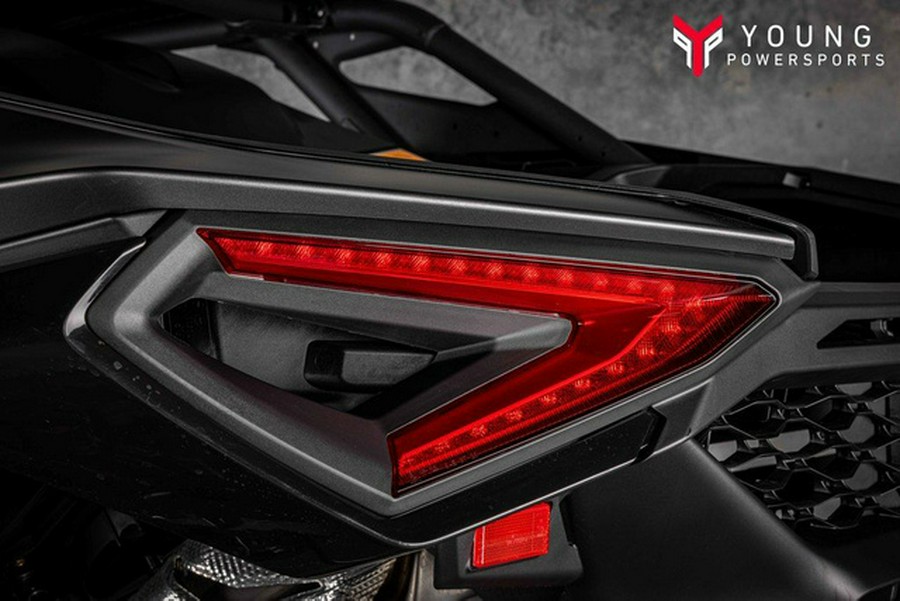 2025 Can-Am Maverick R X rs With SMART-SHOX