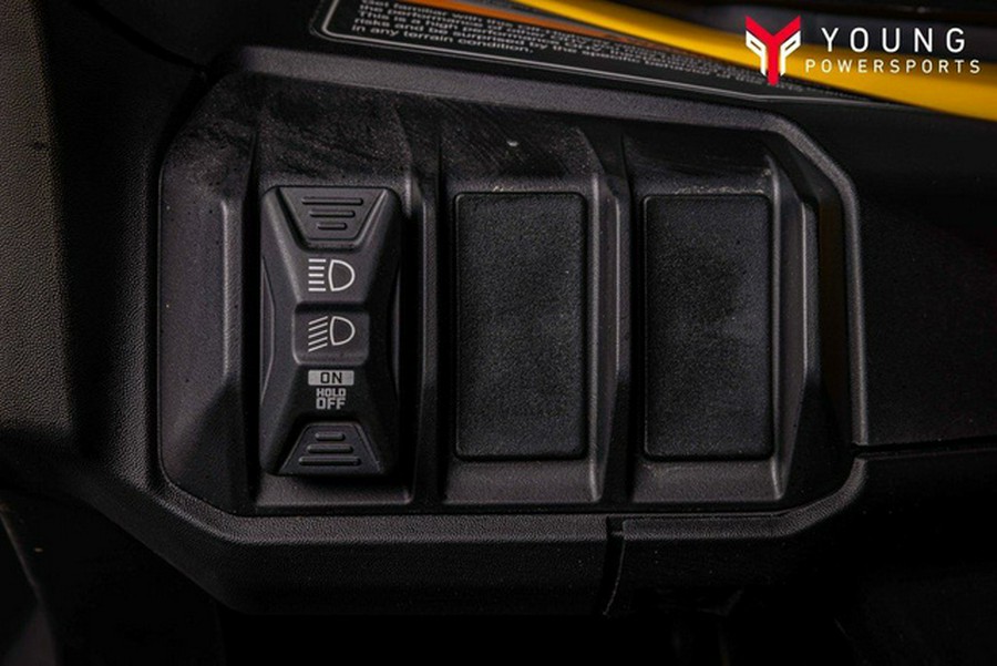 2025 Can-Am Maverick R X rs With SMART-SHOX