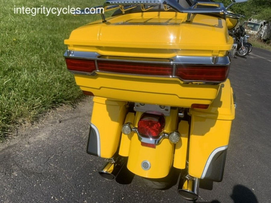 2012 Harley-Davidson® FLHTCUSE7 - CVO™ Ultra Classic® Electra Glide®