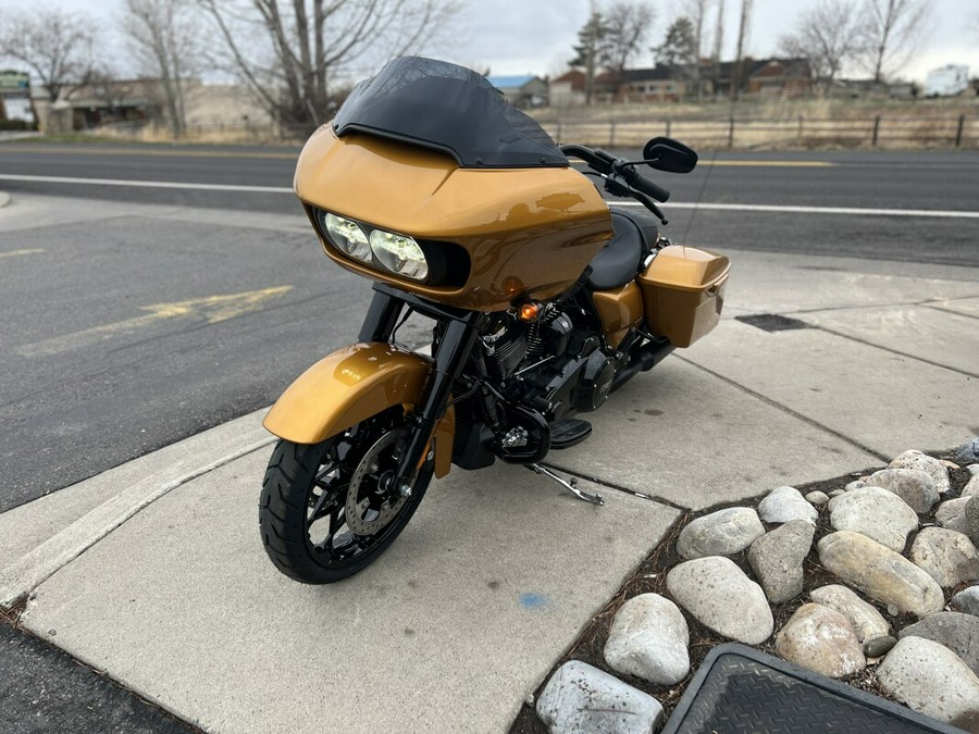 2023 Harley-Davidson Road Glide Special Prospect Gold – Black Finish