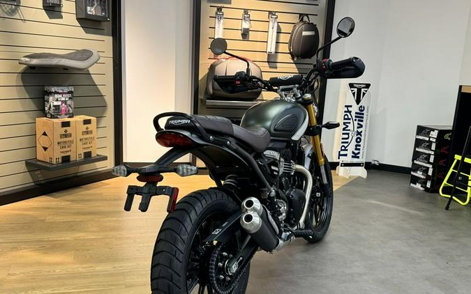 2024 Triumph Scrambler 400 X Matte Khaki Green / Fusion White