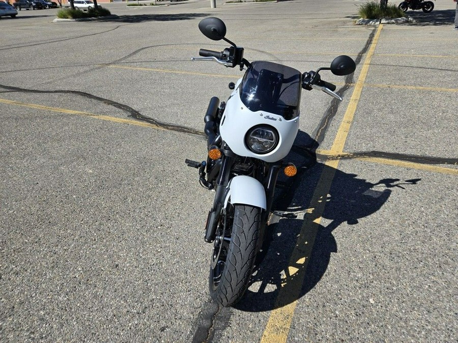 2024 Indian Motorcycle® Sport Chief Ghost White Metallic Smoke