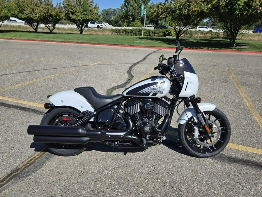 2024 Indian Motorcycle® Sport Chief Ghost White Metallic Smoke