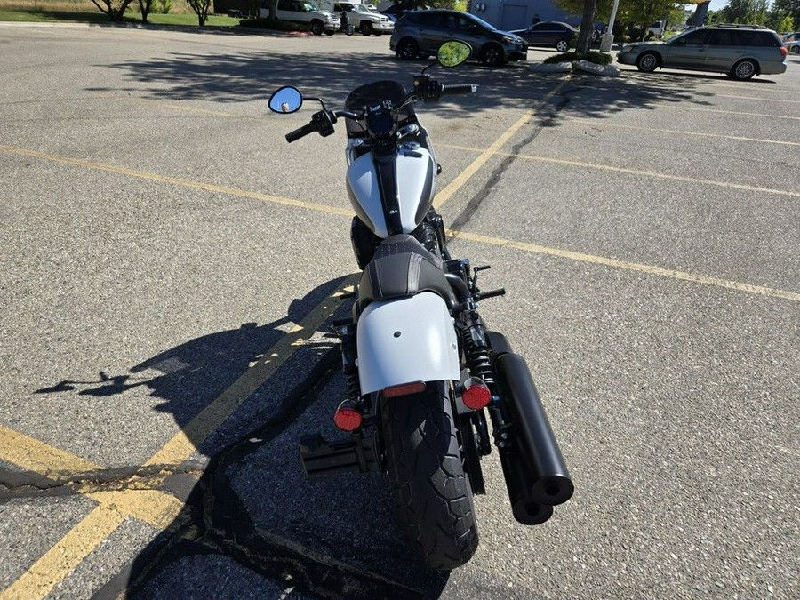 2024 Indian Motorcycle® Sport Chief Ghost White Metallic Smoke