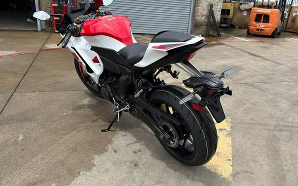 2026 Yamaha YZF R7 70Th Anniversary Edition