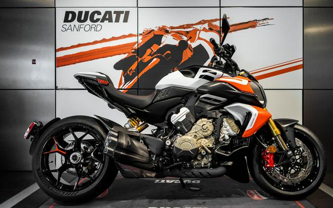 2026 Ducati DIAVEL V4 RS