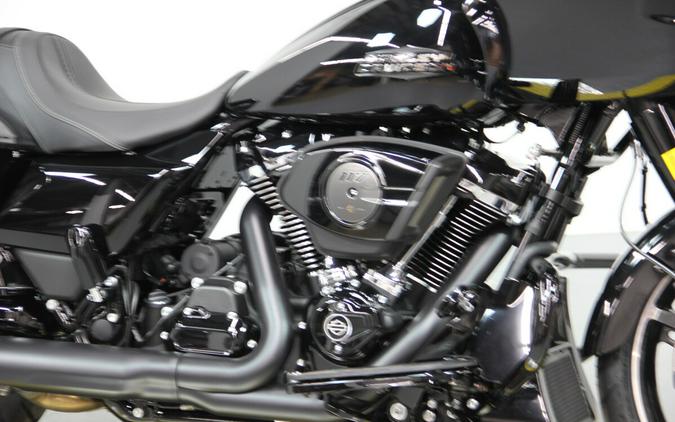 2025 Harley-Davidson® Road Glide® Vivid Black - Black Finish