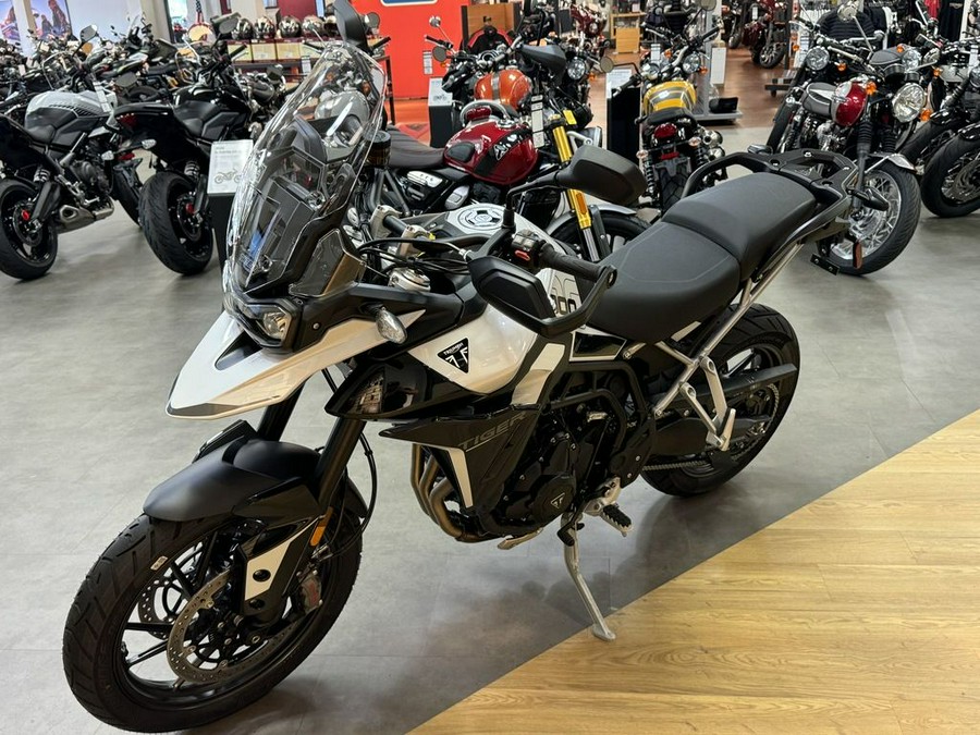 2024 Triumph Tiger 900 GT Snowdonia White / Sapphire Black