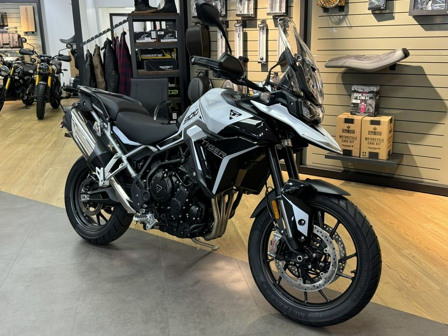 2024 Triumph Tiger 900 GT Snowdonia White / Sapphire Black