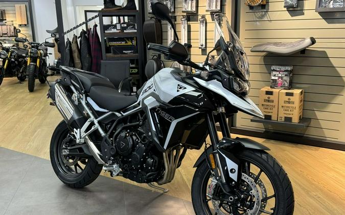 2024 Triumph Tiger 900 GT Snowdonia White / Sapphire Black