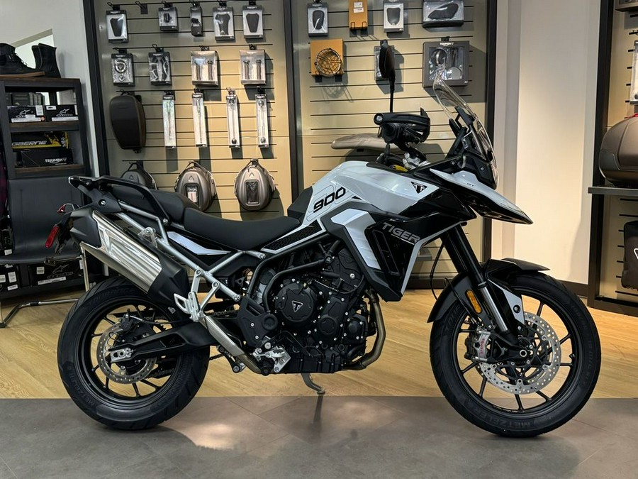 2024 Triumph Tiger 900 GT Snowdonia White / Sapphire Black