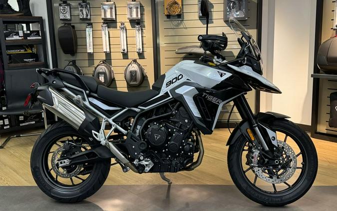 2024 Triumph Tiger 900 GT Snowdonia White / Sapphire Black