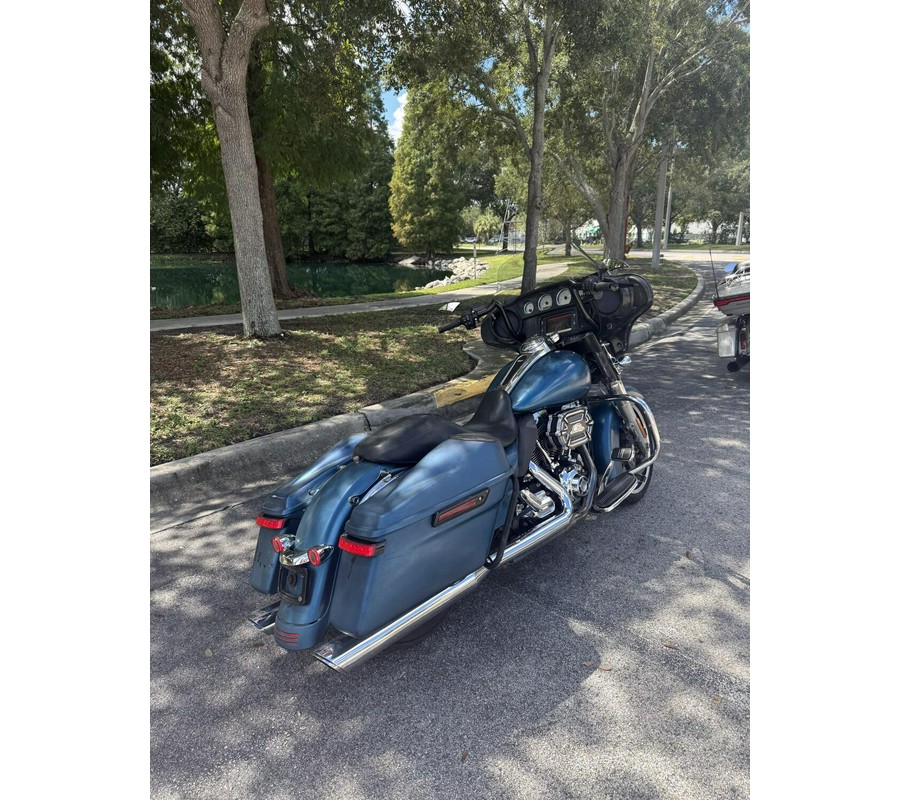 2014 Harley-Davidson® Street Glide® Billiard Teal