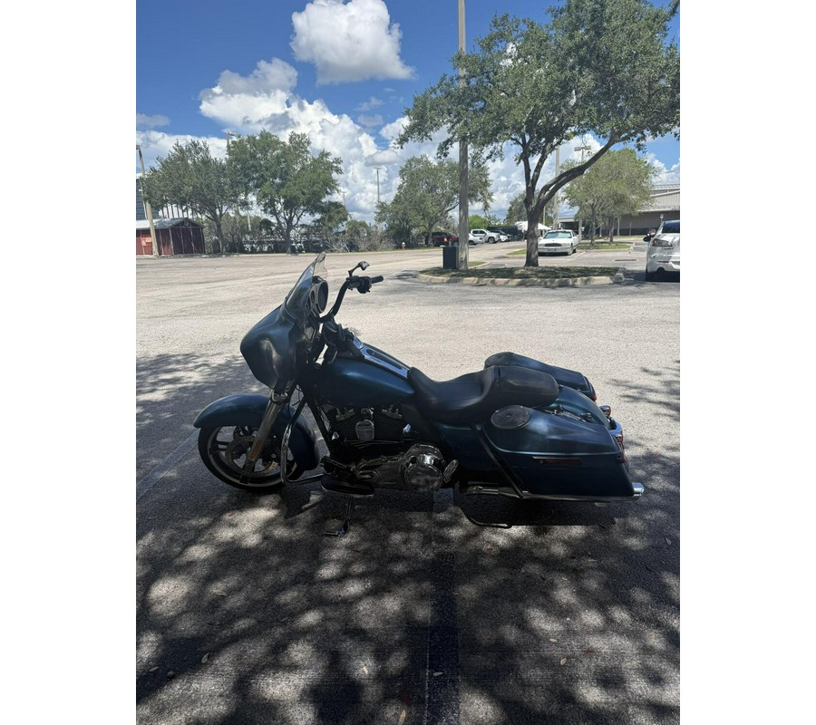 2014 Harley-Davidson® Street Glide® Billiard Teal