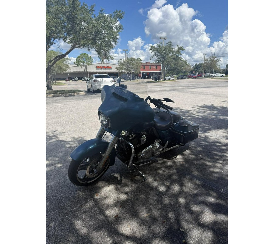 2014 Harley-Davidson® Street Glide® Billiard Teal