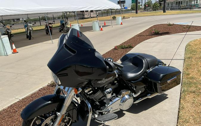 FLHX 2021 Street Glide®