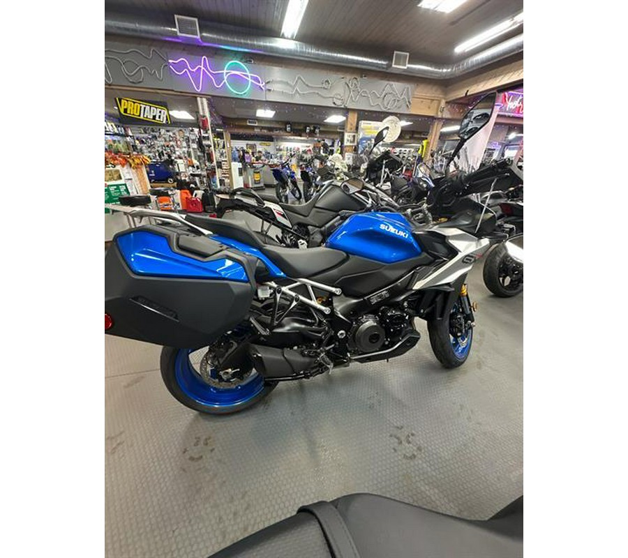 2025 Suzuki GSX-S1000GX+