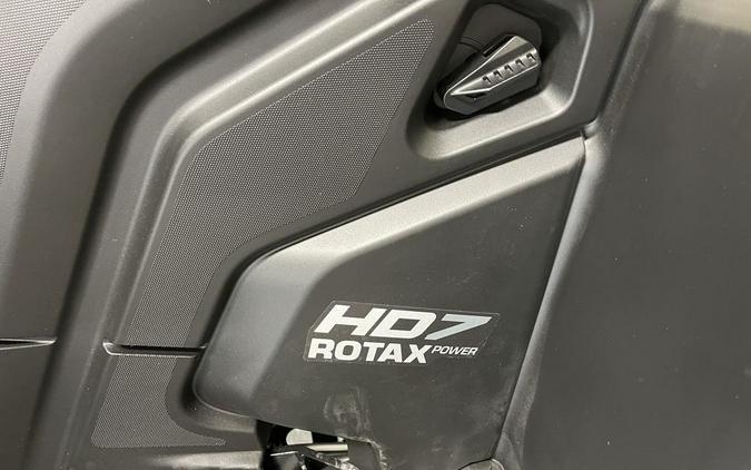 2024 Can-Am® Outlander Pro XU HD7