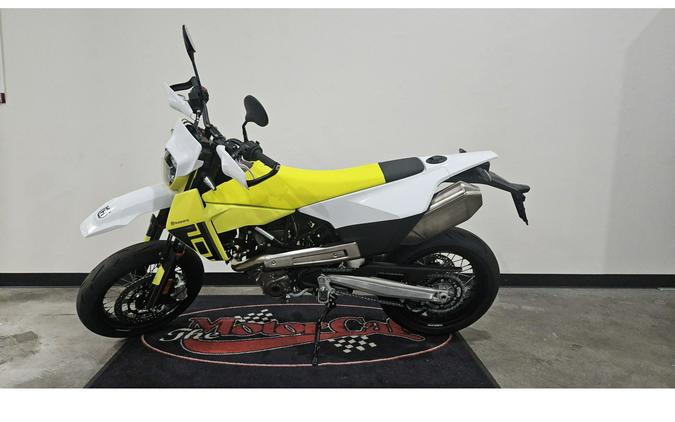 2026 701 SUPERMOTO - Husqvarna Motorcycles