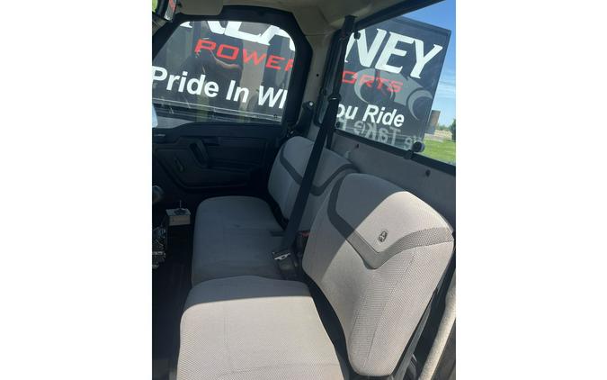 2023 John Deere GATOR XUV 835R CAB
