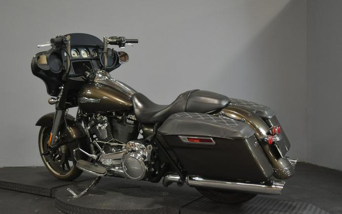 2021 Harley-Davidson Street Glide River Rock Gray