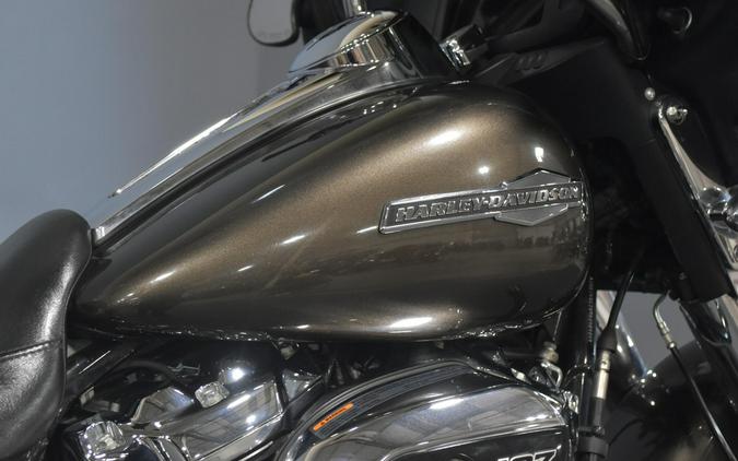 2021 Harley-Davidson Street Glide River Rock Gray