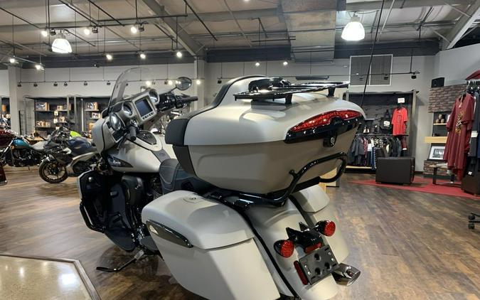 2022 Indian Motorcycle® Roadmaster® Dark Horse® Silver Quartz Smoke