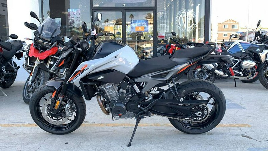 New 2024 KTM 790 DUKE