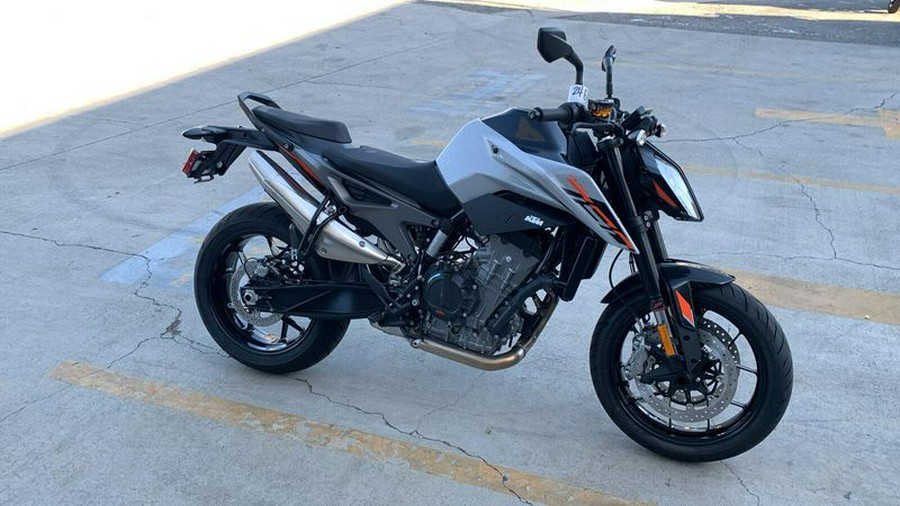 New 2024 KTM 790 DUKE
