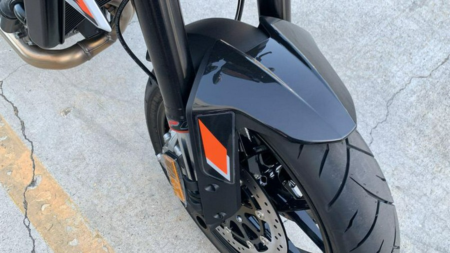 New 2024 KTM 790 DUKE