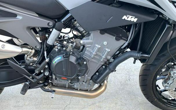 New 2024 KTM 790 DUKE