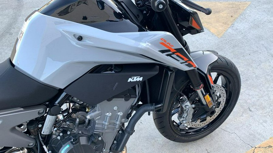 New 2024 KTM 790 DUKE