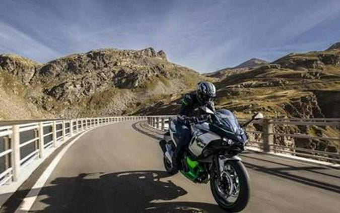 2024 Kawasaki Ninja® 7 Hybrid ABS