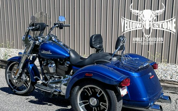 2022 Harley-Davidson Freewheeler Reef Blue