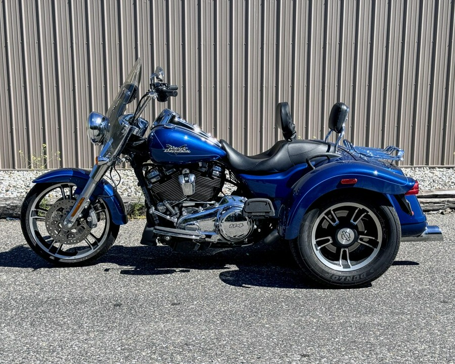 2022 Harley-Davidson Freewheeler Reef Blue