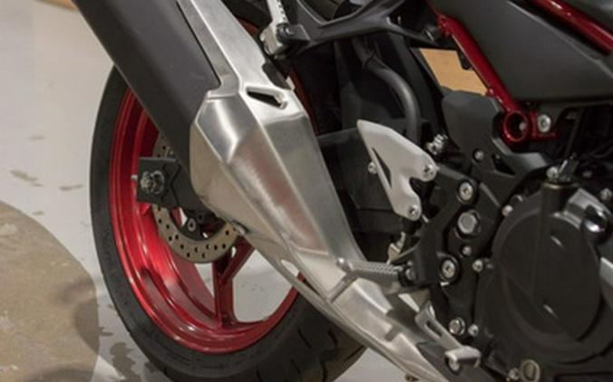 2025 Kawasaki Z500 SE ABS