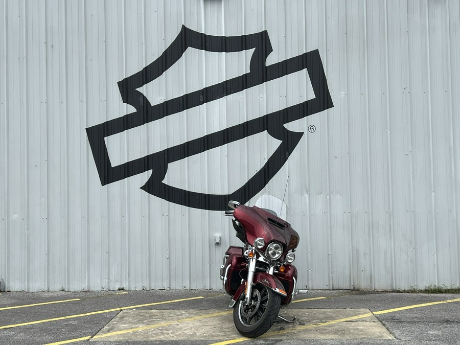 2017 Harley-Davidson® Ultra Limited Two-Tone Mysterious Red Sunglo/Velocity Red Sunglo