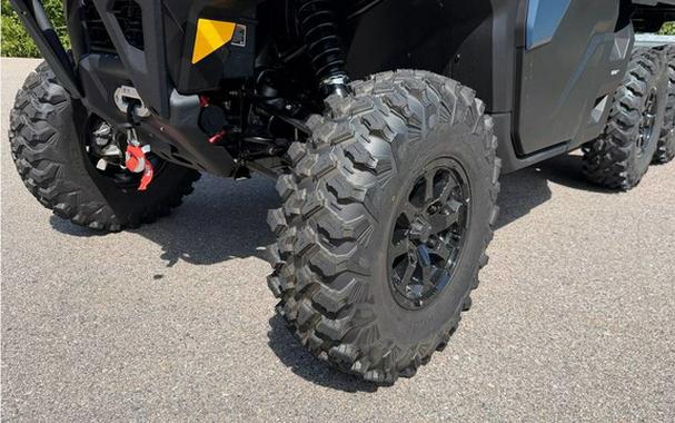 2026 Can-AM Defender 6X6 Limited HD10