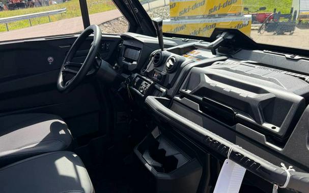 2026 Can-AM Defender 6X6 Limited HD10