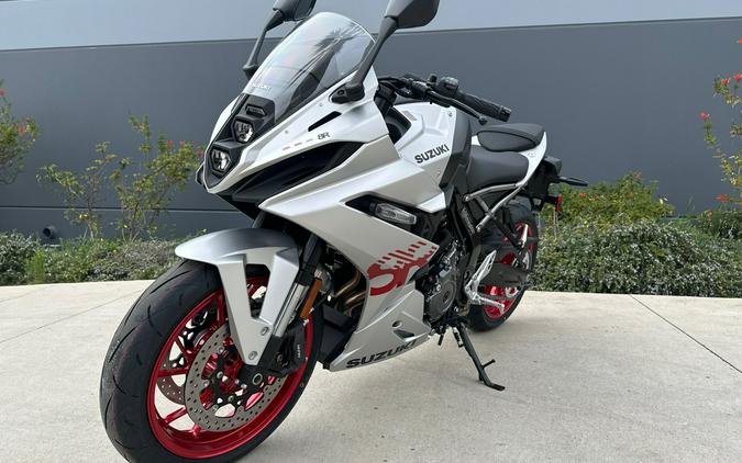 2024 SUZUKI GSX-8R