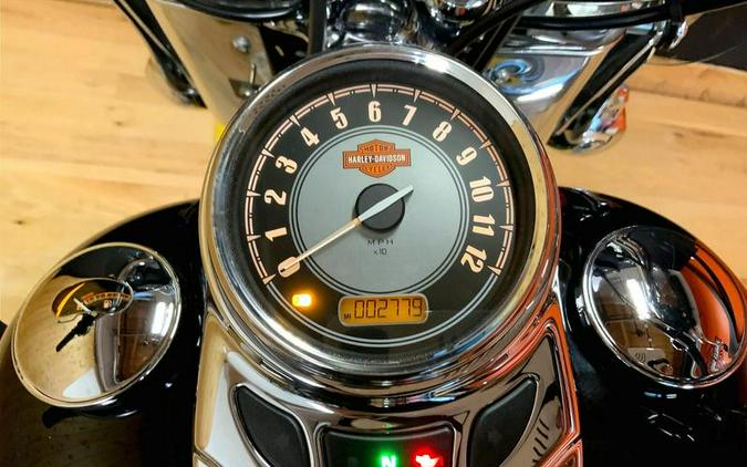 2015 Harley-Davidson® FLSTC - Heritage Softail® Classic