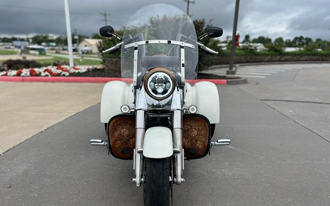 2019 Harley-Davidson® FLRT Freewheeler® Bonneville Salt Pearl 859136
