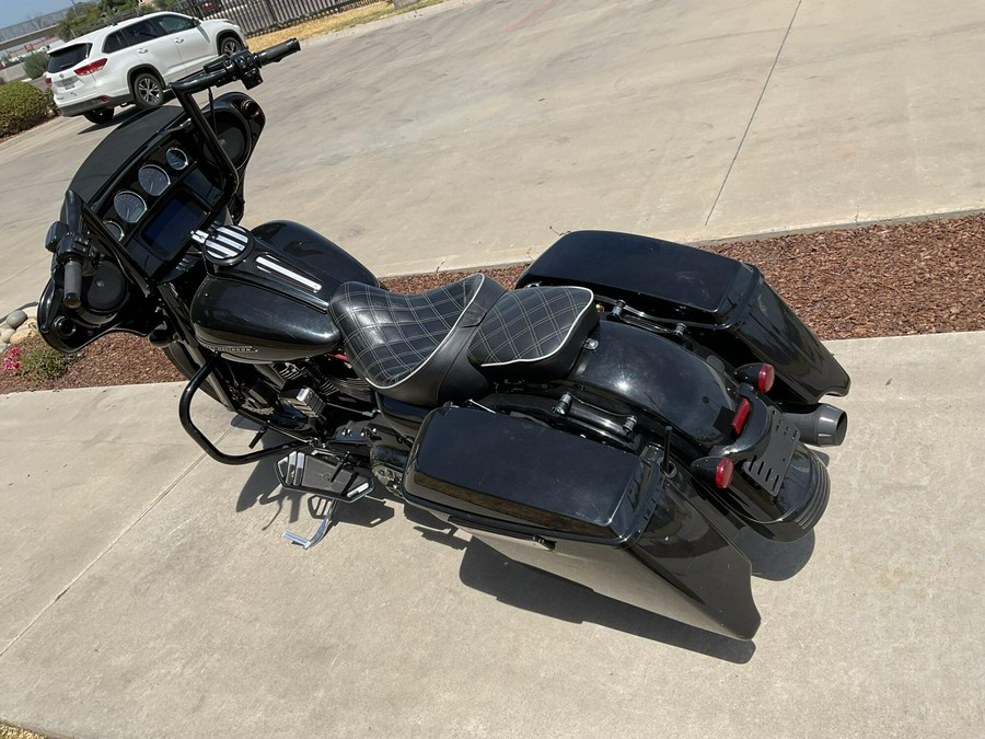 FLHXS 2019 Street Glide® Special