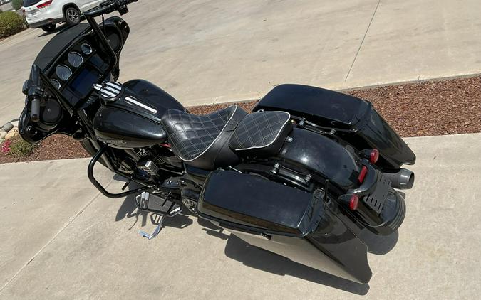 FLHXS 2019 Street Glide® Special