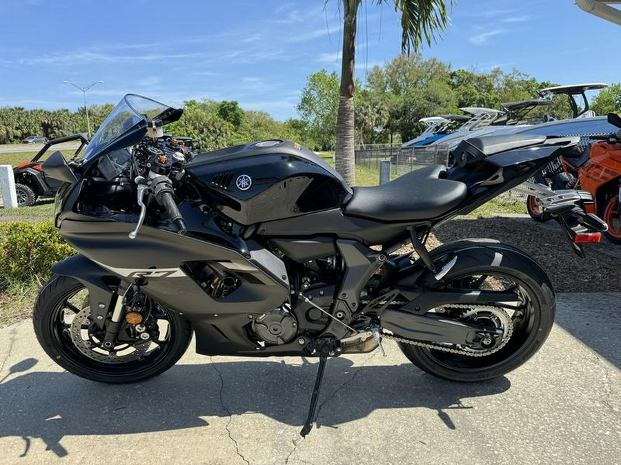 2025 Yamaha YZF-R7