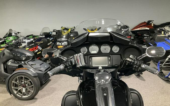2017 Harley-Davidson Trike FLHTCUTG - Tri Glide Ultra