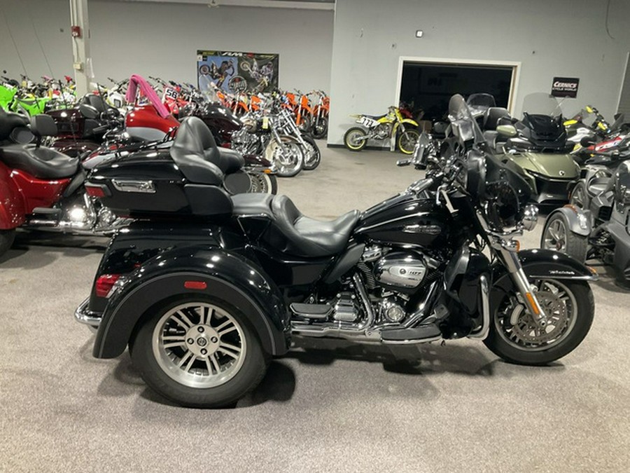2017 Harley-Davidson Trike FLHTCUTG - Tri Glide Ultra