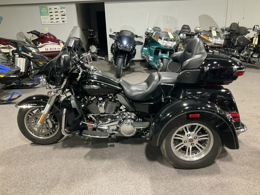 2017 Harley-Davidson Trike FLHTCUTG - Tri Glide Ultra