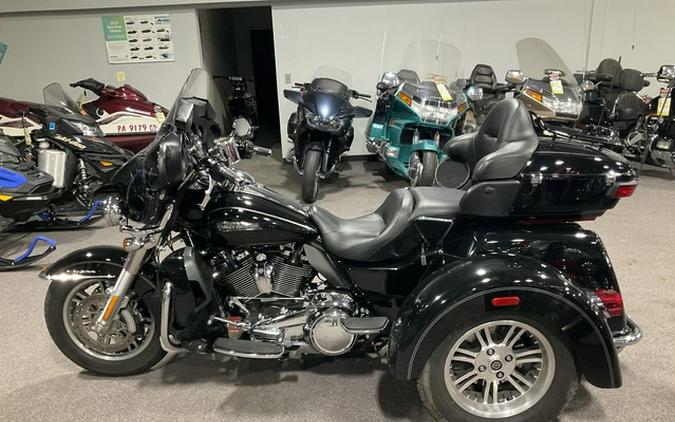 2017 Harley-Davidson Trike FLHTCUTG - Tri Glide Ultra
